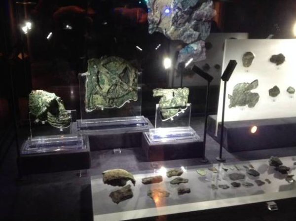 Museum Cases and Accessories - Image 7