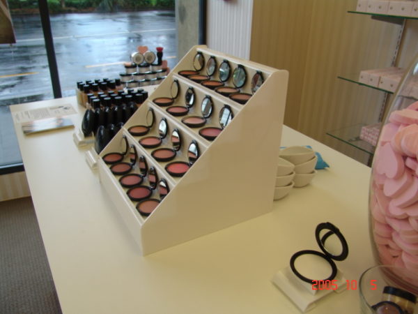 Compacts Stand